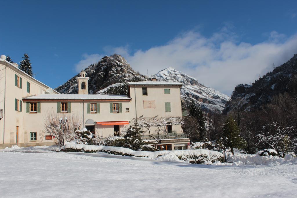 Le Prieure Hotell Saint-Dalmas-de-Tende Exteriör bild